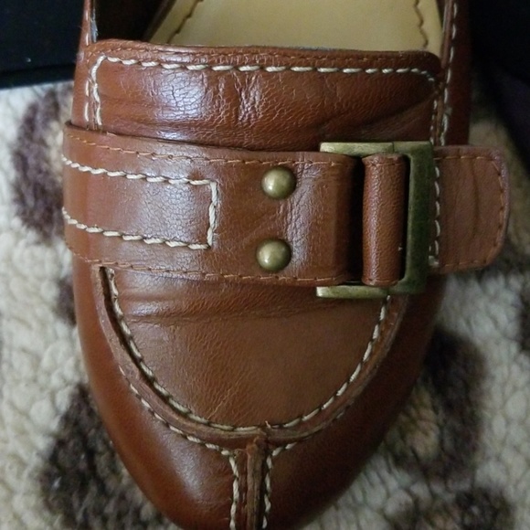 Brown stitch buckle Pump - Picture 4 of 4